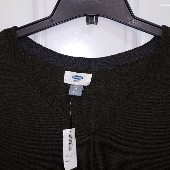 💥Heat wave sale NWT Mens vneck sweater - Picture 3 of 4